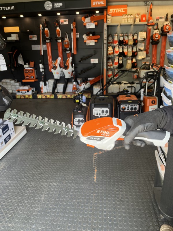 Taille-haie Stihl HSA 26